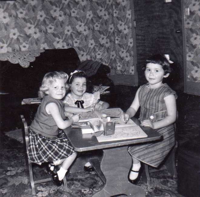 (l-r): Sandy Jonas, Lola Bruderer, and Jane Robinson in August 1958