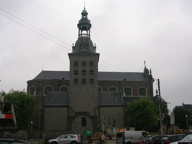 St Salvatore in Harelbeke from the side, view of the carillon.