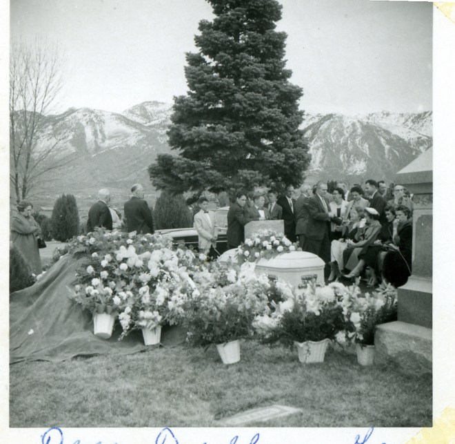 Sitting (l-r) Dora, Betty, Gladys, Maxine.  Standing: Unknown woman, back of man, back of man, Eddie Telford (in front of wheel of car)