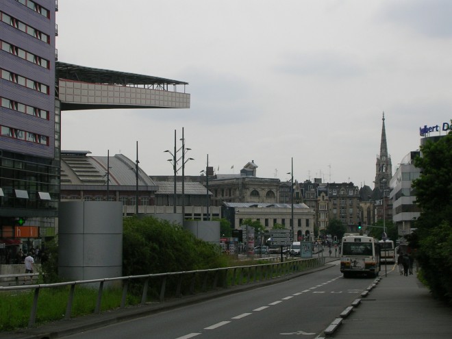 Av. le Corbusier looking at Gare de Lille-Flandres.  