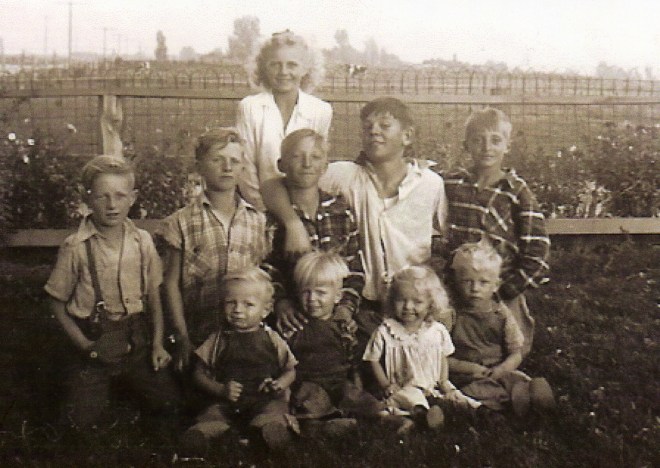 Sergene, Ross, Donald, Jon Wanner, unknown, Kay Wanner, Larry, Dennis, Sharon Johnson, Dale